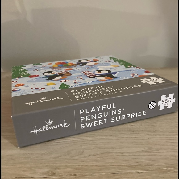 ❌SOLD Hallmark Playful Penguins’ Sweet Surprise 550pc Puzzle - Picture 2 of 4